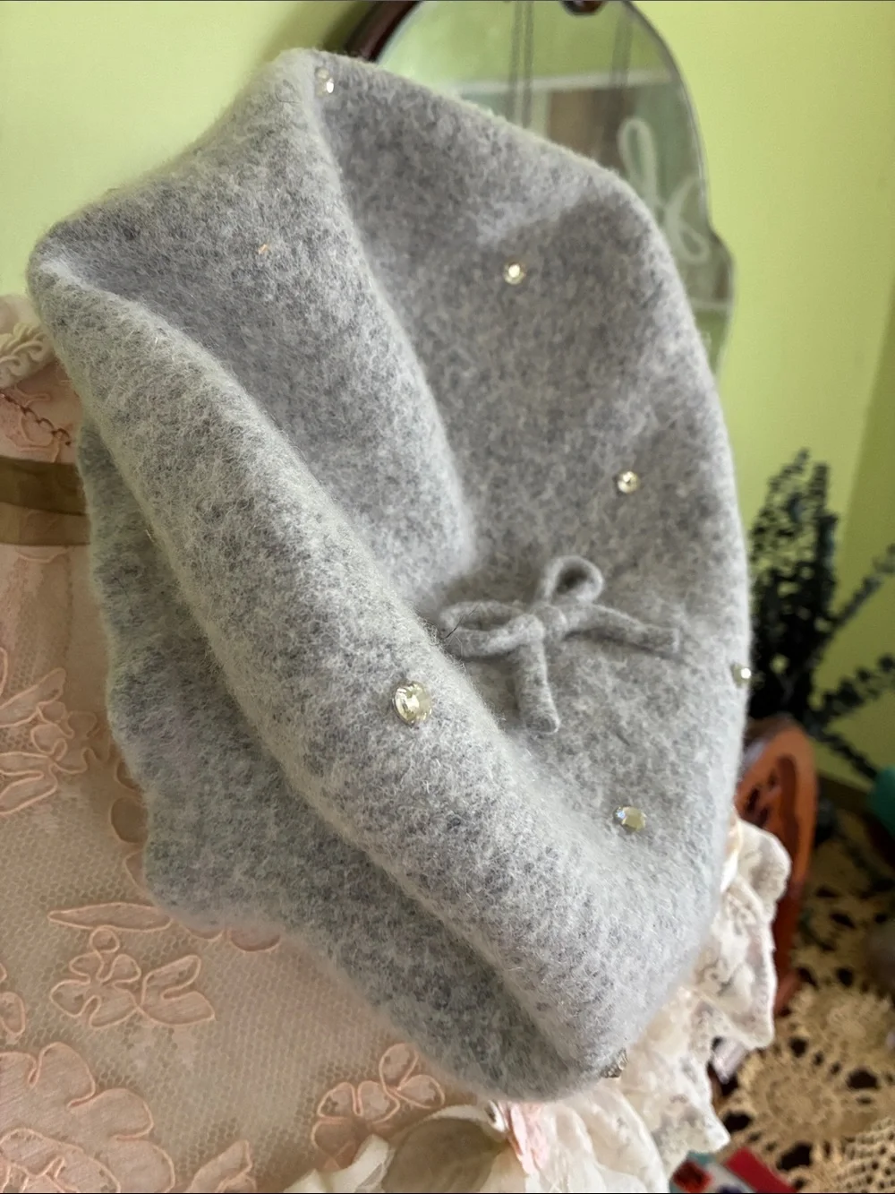 Kate Spade Womens Gray Wool Beret with Bow and Rhinestones - Picture 3 of 4